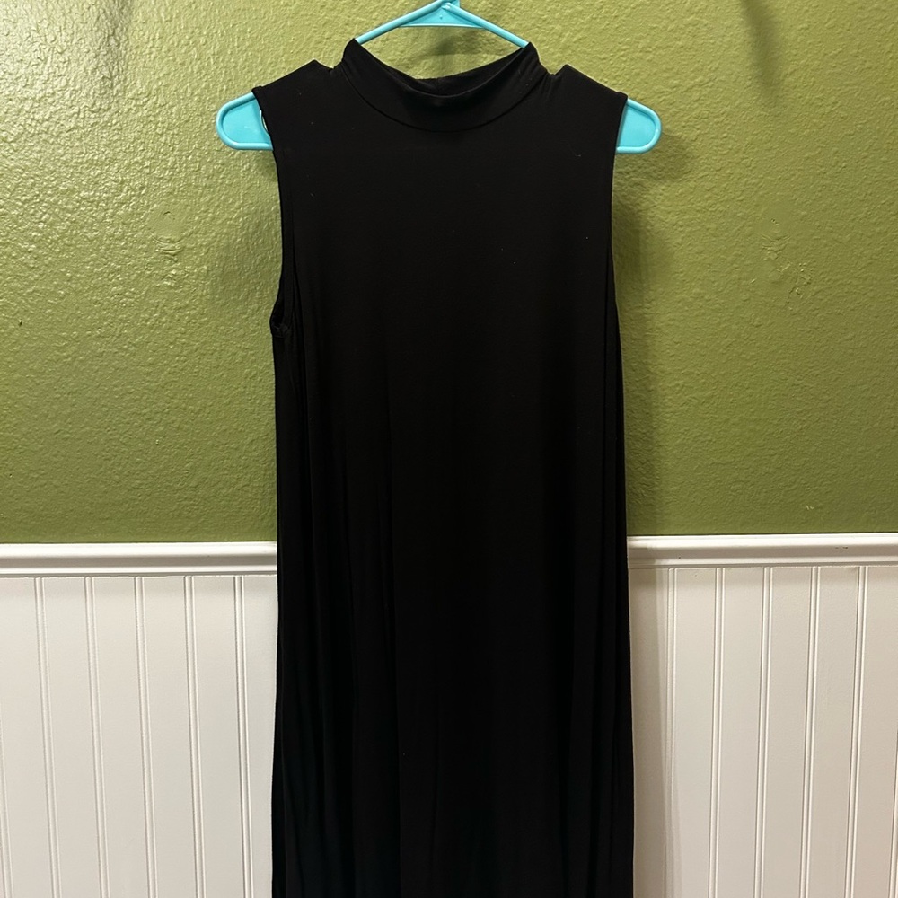 Elegant Black Sleeveless Dress